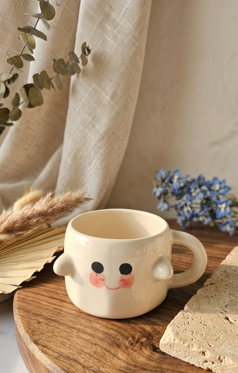 ​The Rosy Cheeks Chubby Cup view 2